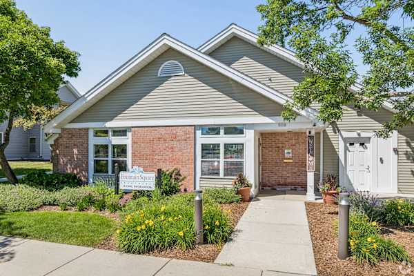 Fountain Square of New Berlin property